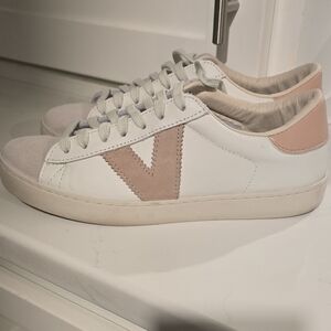 Victoria Berlin Leather Shoes